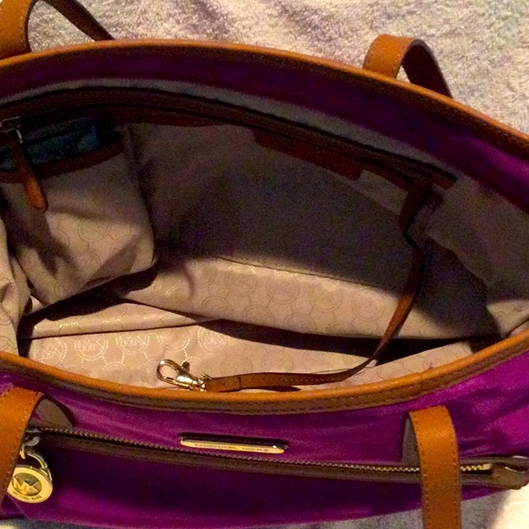 Final sale price❗️just reduced Michael Kors pomegrante Kempton tote bag - Picture 7 of 7